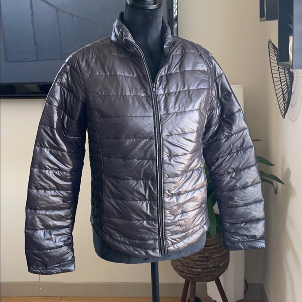 Super lightweight packable thin puffer jacket